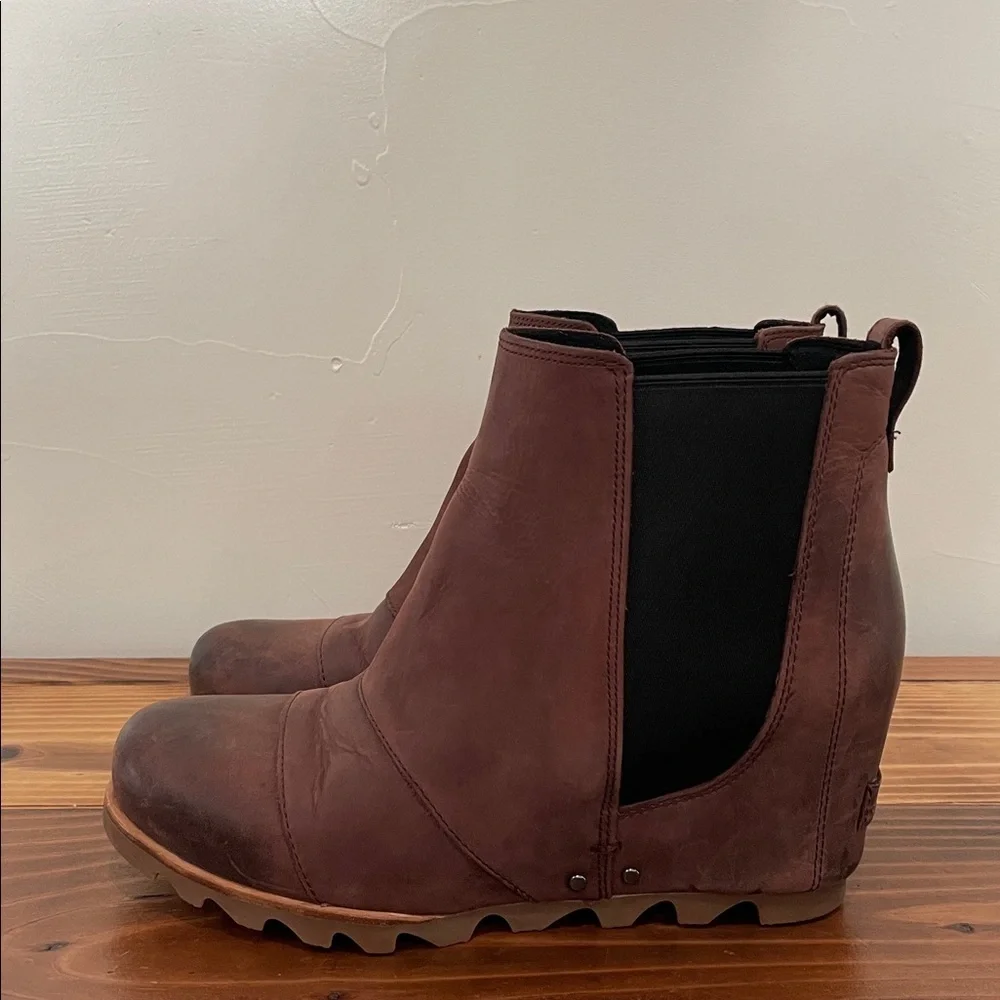 Sorel Lea Wedge Ankle Boots In Redwood/Black Women’s Size 10